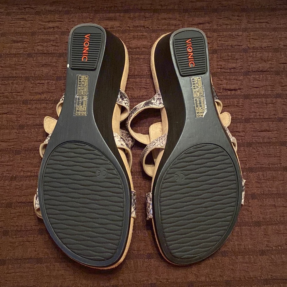 Vionic Sandals - Picture 6 of 9
